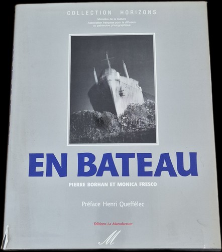 Buch auf dem - boot, pierre